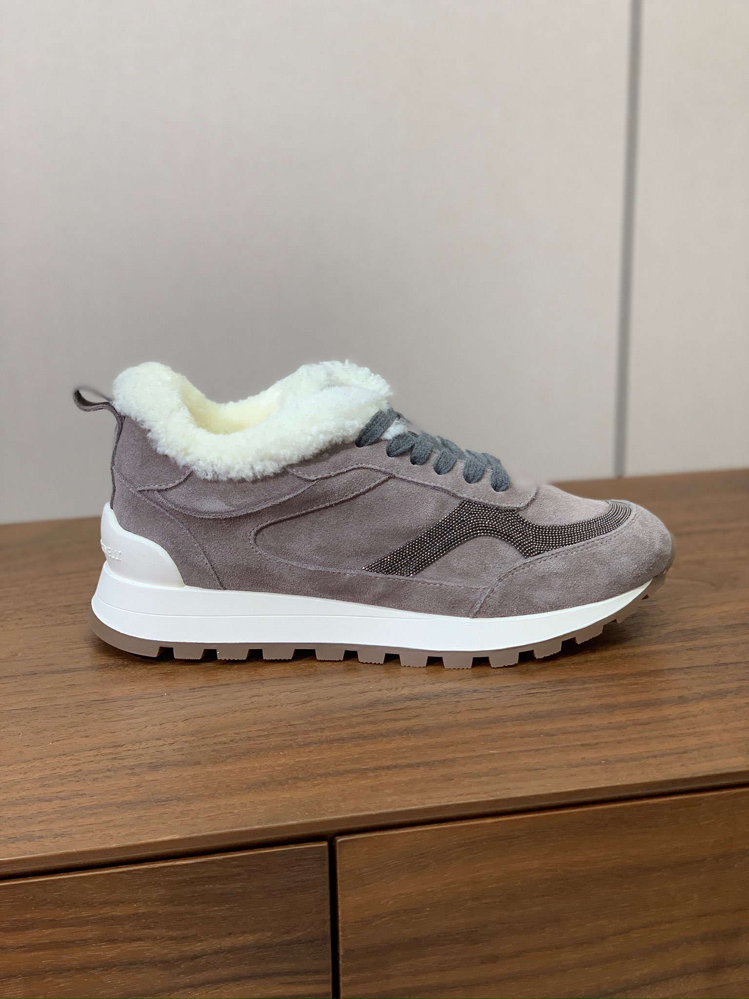 【Brunell* Cucinell*】羊毛里休闲运动鞋。鞋面采用进口牛绒，羊毛内里，原版开模大底！上脚