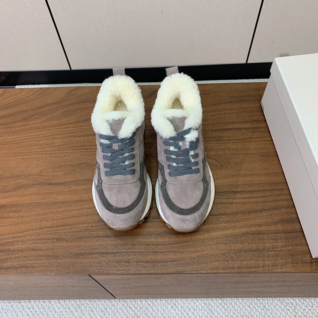 【Brunell* Cucinell*】羊毛里休闲运动鞋。鞋面采用进口牛绒，羊毛内里，原版开模大底！上脚