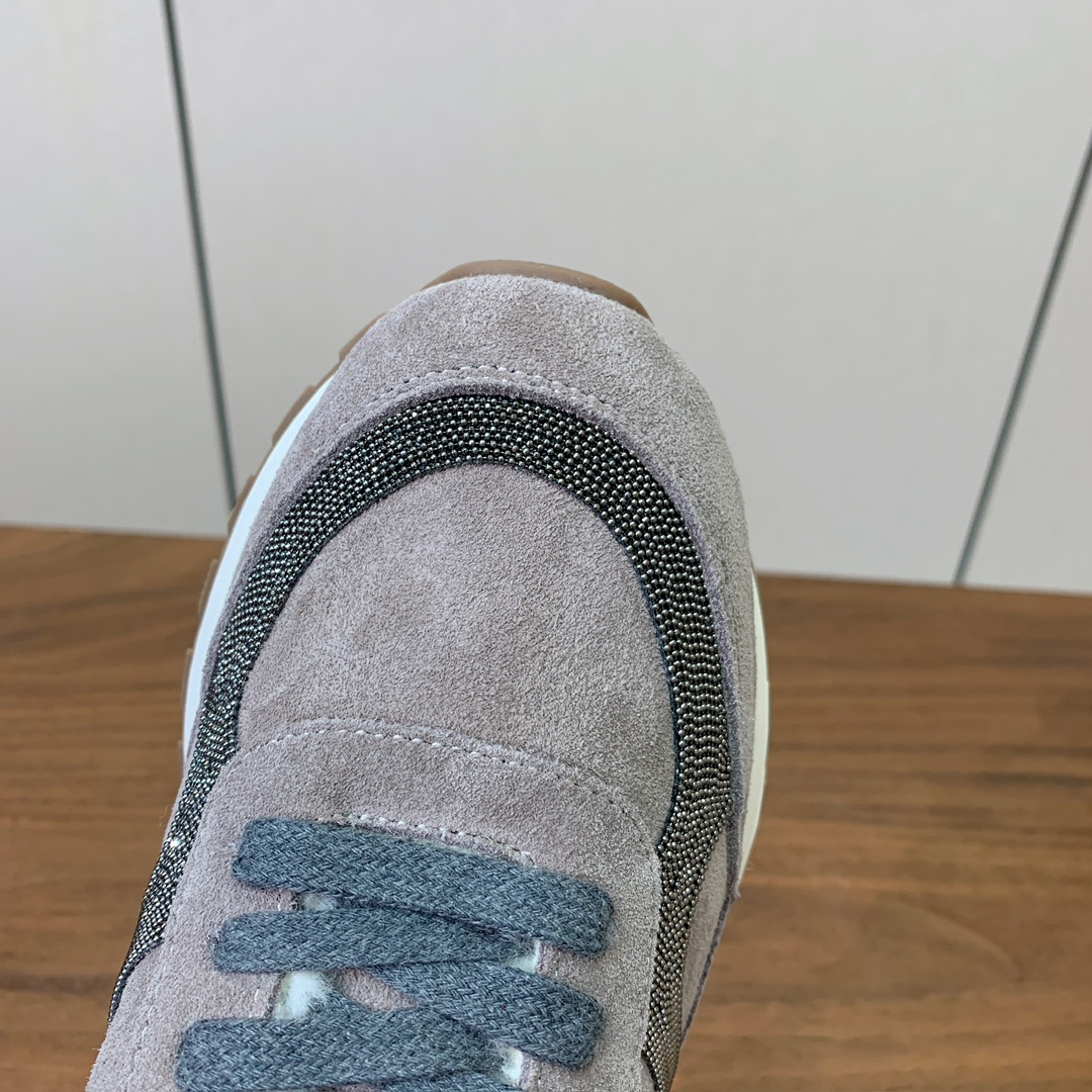 【Brunell* Cucinell*】羊毛里休闲运动鞋。鞋面采用进口牛绒，羊毛内里，原版开模大底！上脚