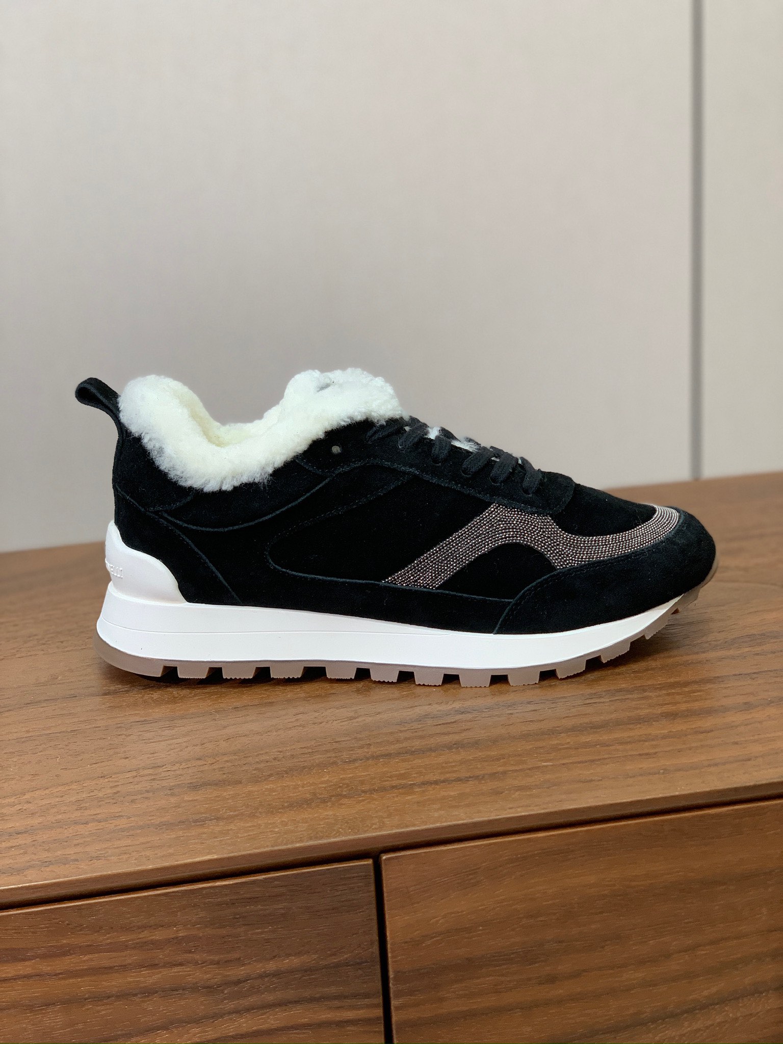 【Brunell* Cucinell*】羊毛里休闲运动鞋。鞋面采用进口牛绒，羊毛内里，原版开模大底！上脚