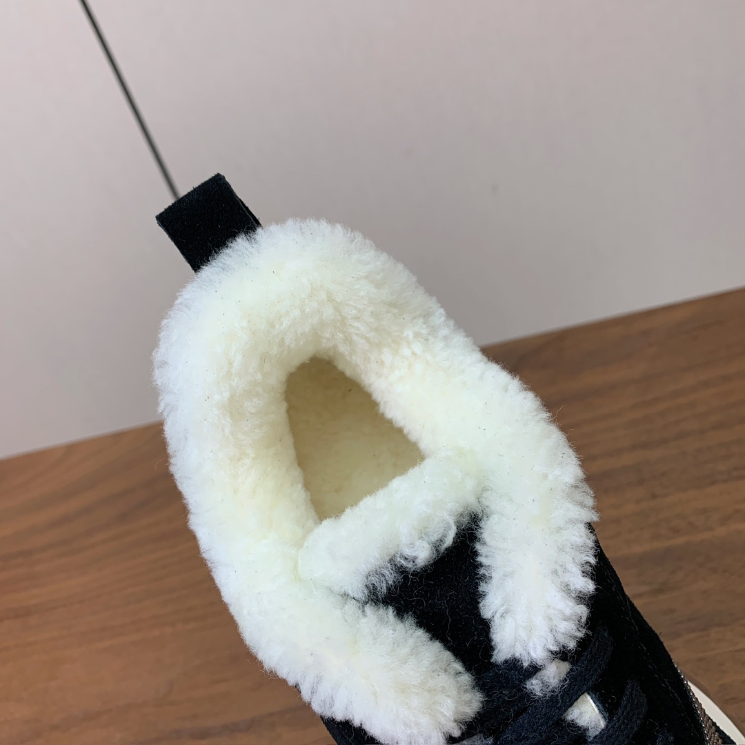 【Brunell* Cucinell*】羊毛里休闲运动鞋。鞋面采用进口牛绒，羊毛内里，原版开模大底！上脚