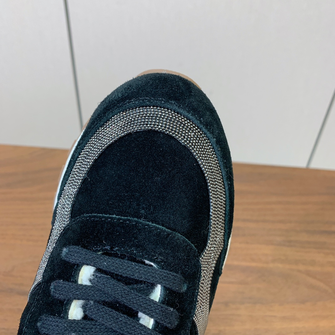 【Brunell* Cucinell*】羊毛里休闲运动鞋。鞋面采用进口牛绒，羊毛内里，原版开模大底！上脚