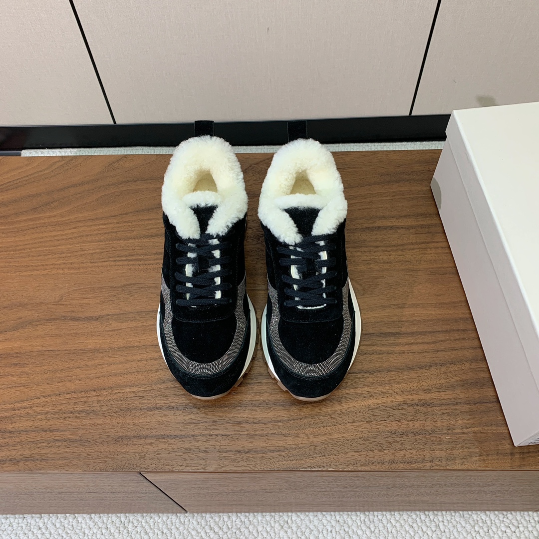 【Brunell* Cucinell*】羊毛里休闲运动鞋。鞋面采用进口牛绒，羊毛内里，原版开模大底！上脚