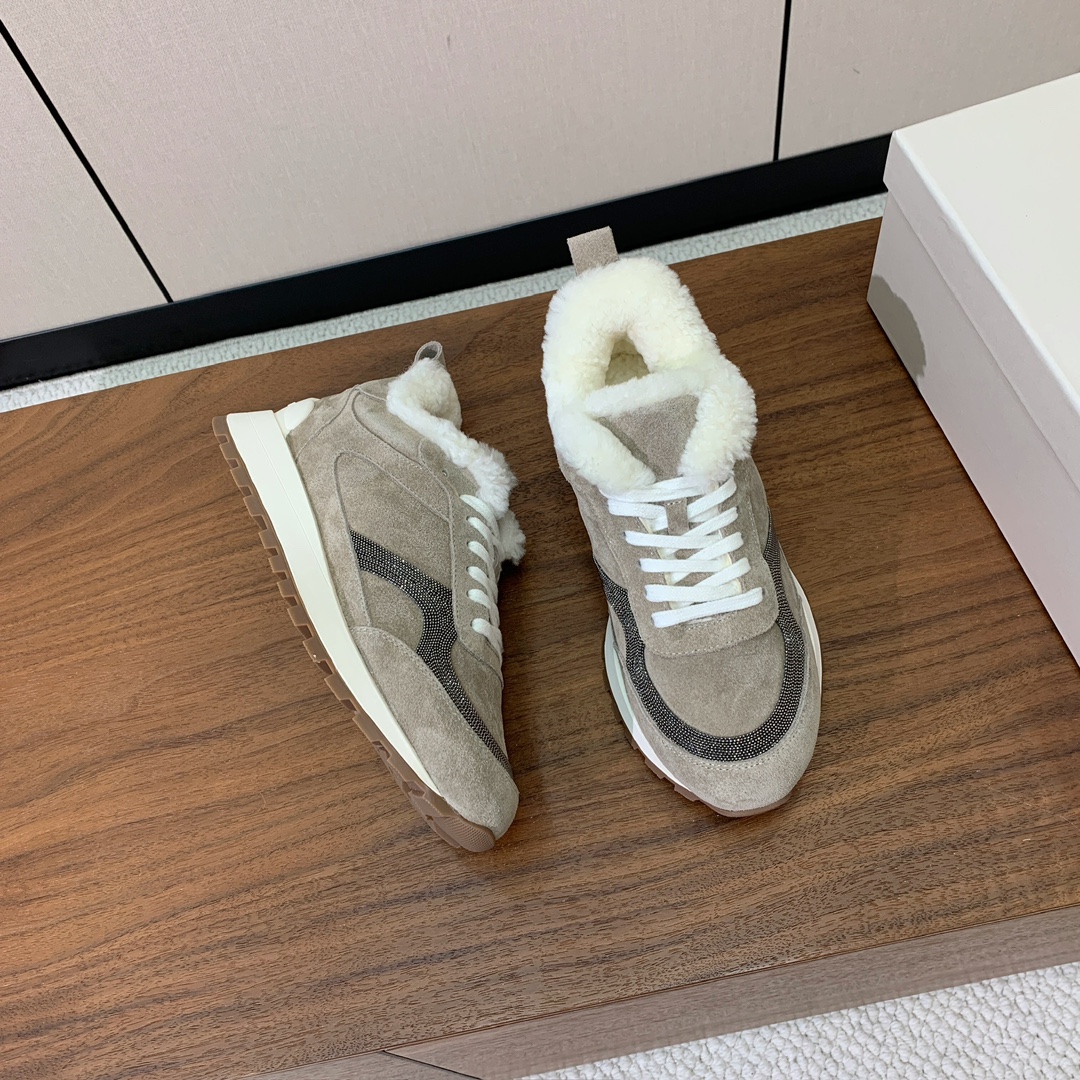 【Brunell* Cucinell*】羊毛里休闲运动鞋。鞋面采用进口牛绒，羊毛内里，原版开模大底！上脚