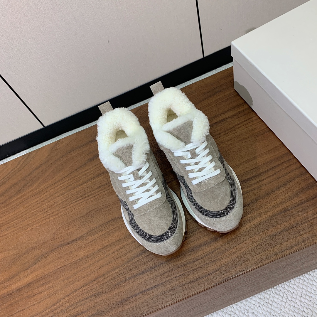 【Brunell* Cucinell*】羊毛里休闲运动鞋。鞋面采用进口牛绒，羊毛内里，原版开模大底！上脚