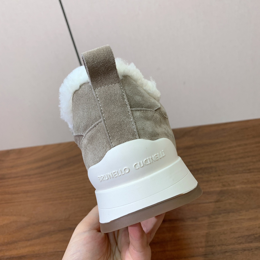 【Brunell* Cucinell*】羊毛里休闲运动鞋。鞋面采用进口牛绒，羊毛内里，原版开模大底！上脚