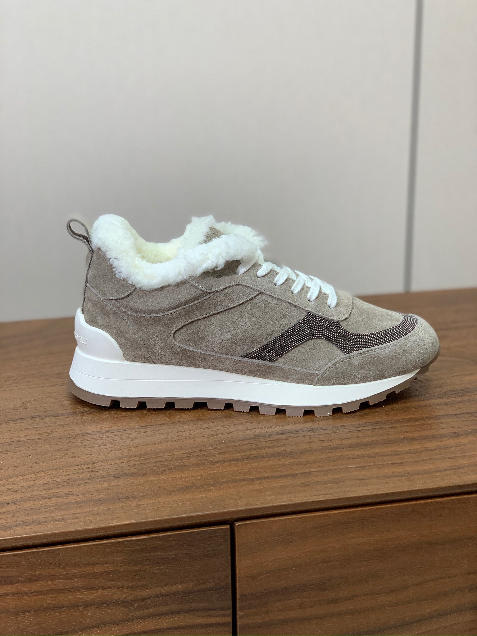 【Brunell* Cucinell*】羊毛里休闲运动鞋。鞋面采用进口牛绒，羊毛内里，原版开模大底！上脚