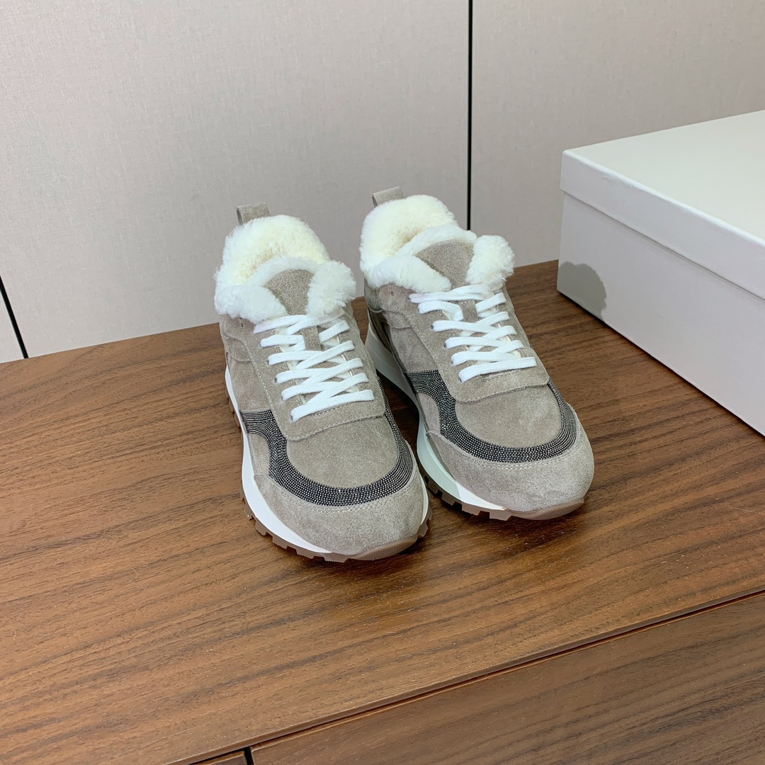 【Brunell* Cucinell*】羊毛里休闲运动鞋。鞋面采用进口牛绒，羊毛内里，原版开模大底！上脚