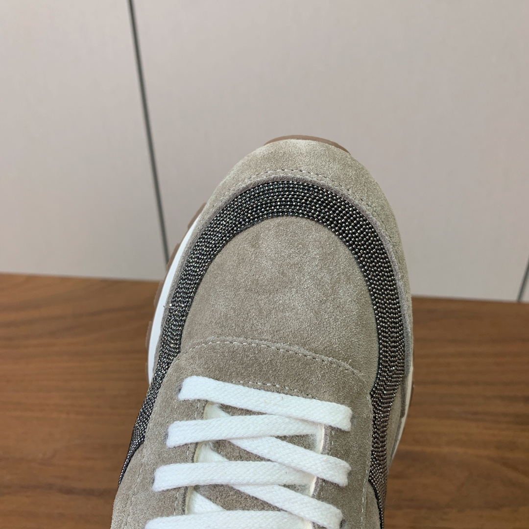 【Brunell* Cucinell*】羊毛里休闲运动鞋。鞋面采用进口牛绒，羊毛内里，原版开模大底！上脚