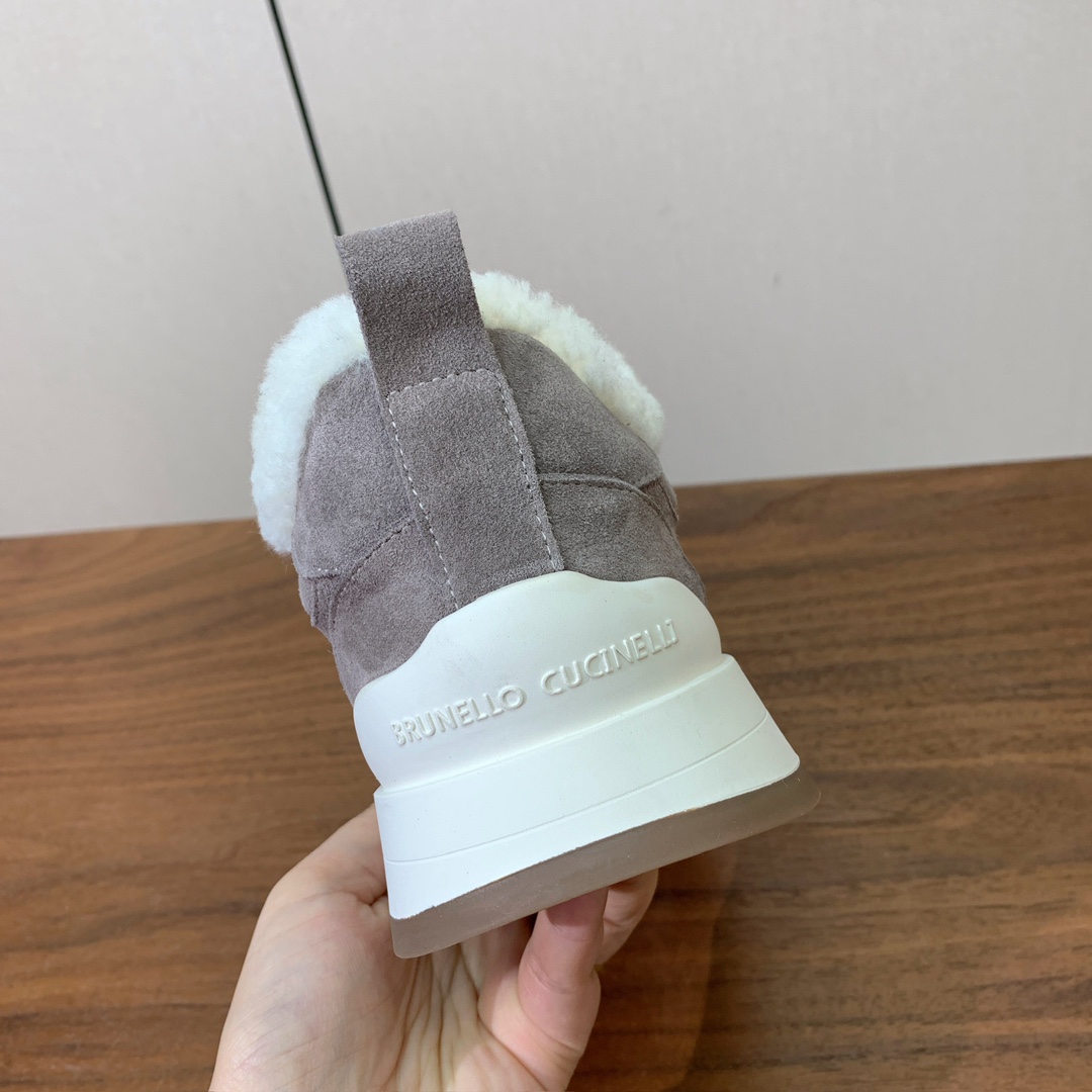 【Brunell* Cucinell*】羊毛里休闲运动鞋。鞋面采用进口牛绒，羊毛内里，原版开模大底！上脚