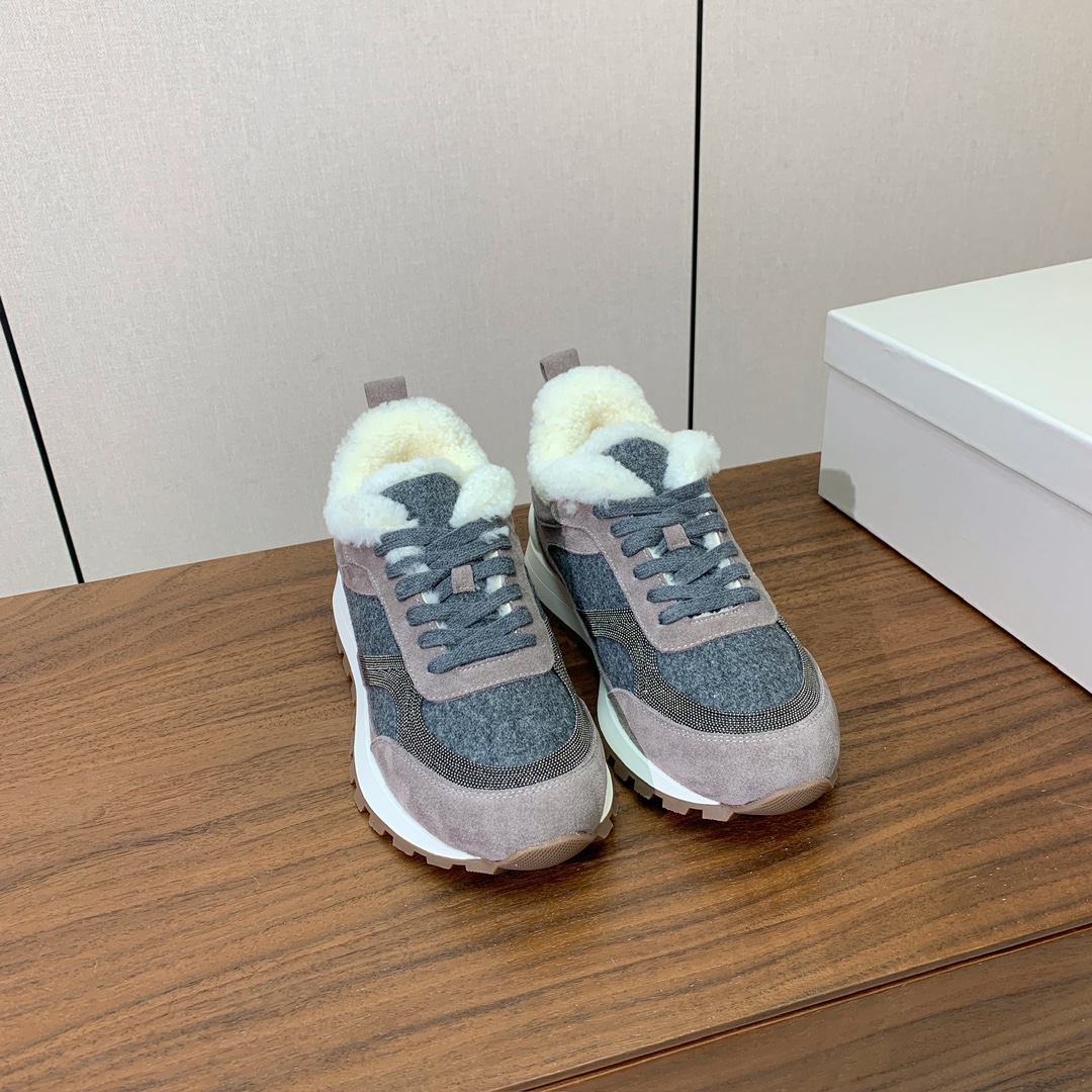 【Brunell* Cucinell*】羊毛里休闲运动鞋。鞋面采用进口牛绒，羊毛内里，原版开模大底！上脚