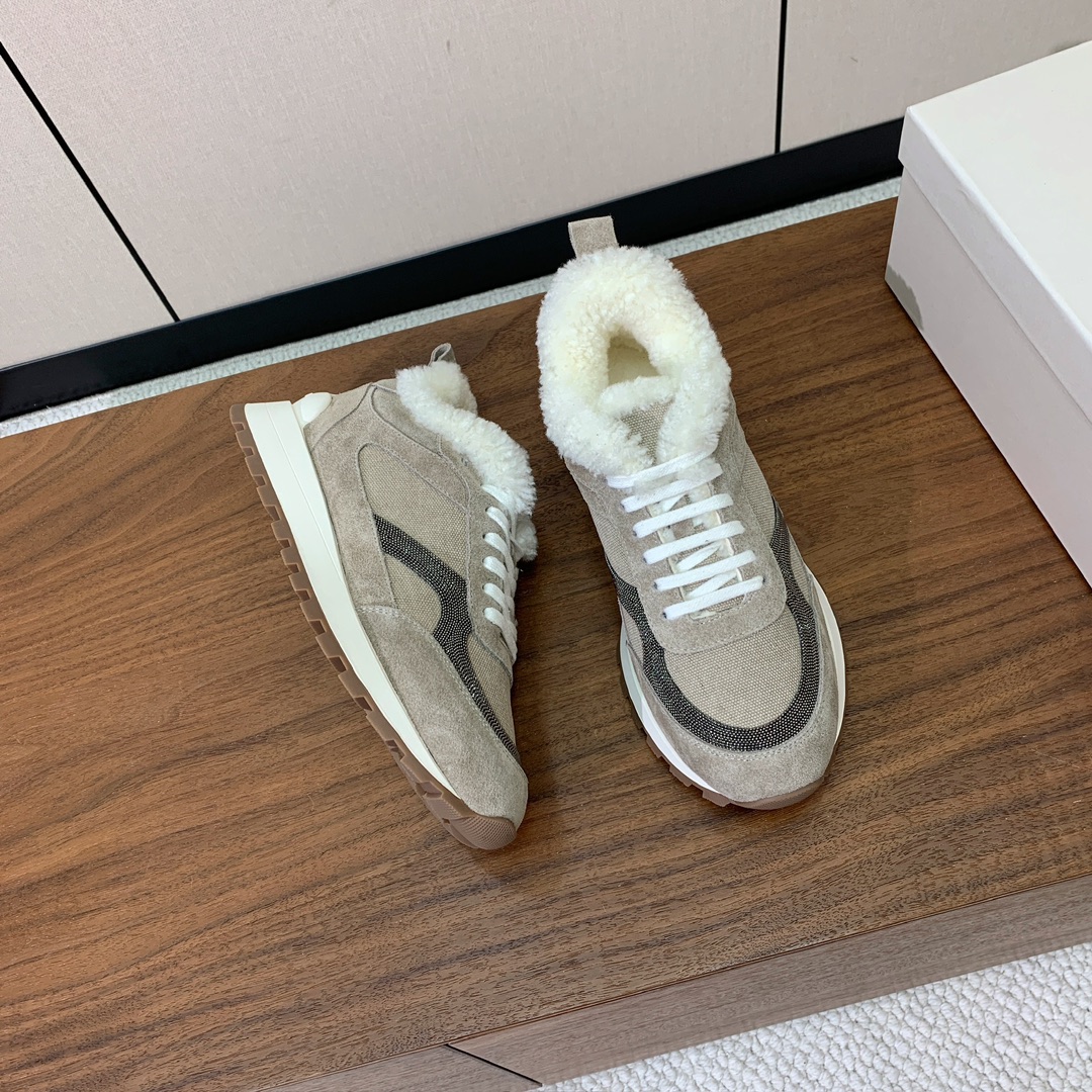 【Brunell* Cucinell*】羊毛里休闲运动鞋。鞋面采用进口牛绒，羊毛内里，原版开模大底！上脚