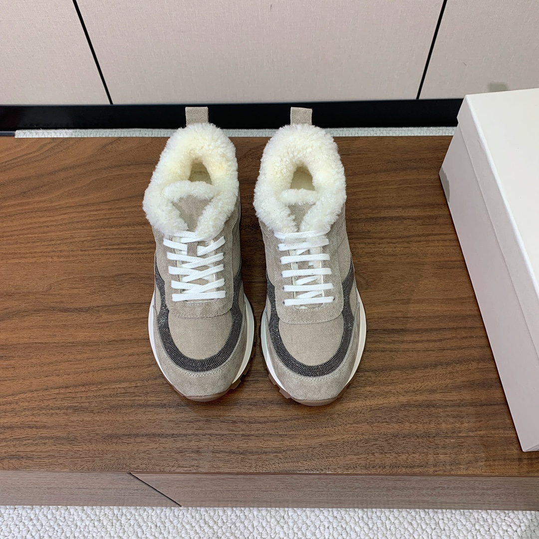 【Brunell* Cucinell*】羊毛里休闲运动鞋。鞋面采用进口牛绒，羊毛内里，原版开模大底！上脚