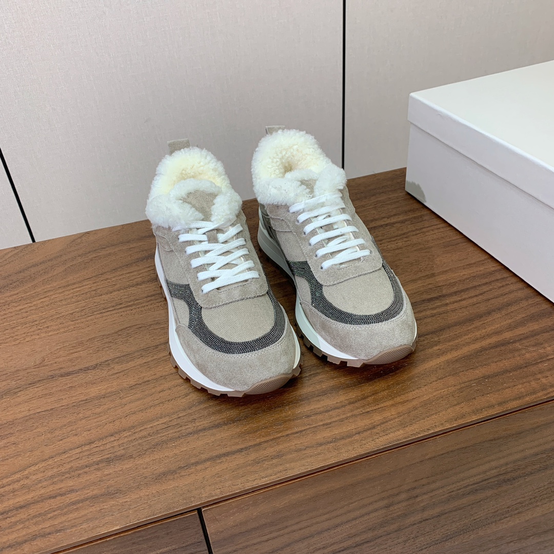 【Brunell* Cucinell*】羊毛里休闲运动鞋。鞋面采用进口牛绒，羊毛内里，原版开模大底！上脚