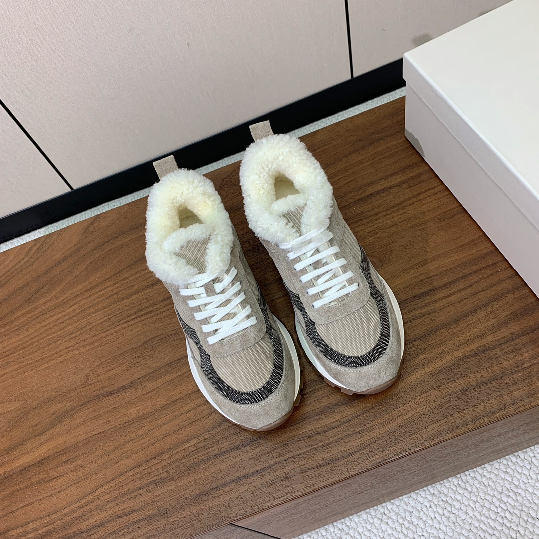 【Brunell* Cucinell*】羊毛里休闲运动鞋。鞋面采用进口牛绒，羊毛内里，原版开模大底！上脚