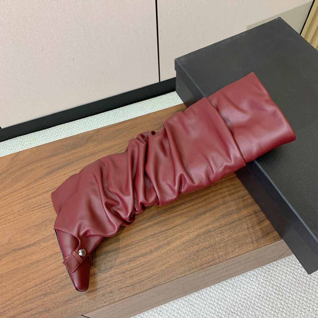 【The Attico】新品长靴。视觉盛宴、性感自由气质。面料牛皮，牛皮内里。真皮大底。跟高9.5cm码