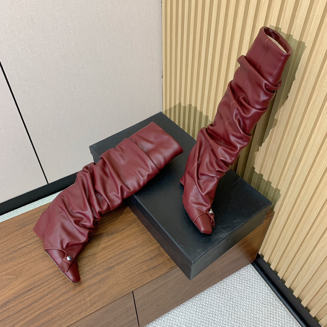 【The Attico】新品长靴。视觉盛宴、性感自由气质。面料牛皮，牛皮内里。真皮大底。跟高9.5cm码