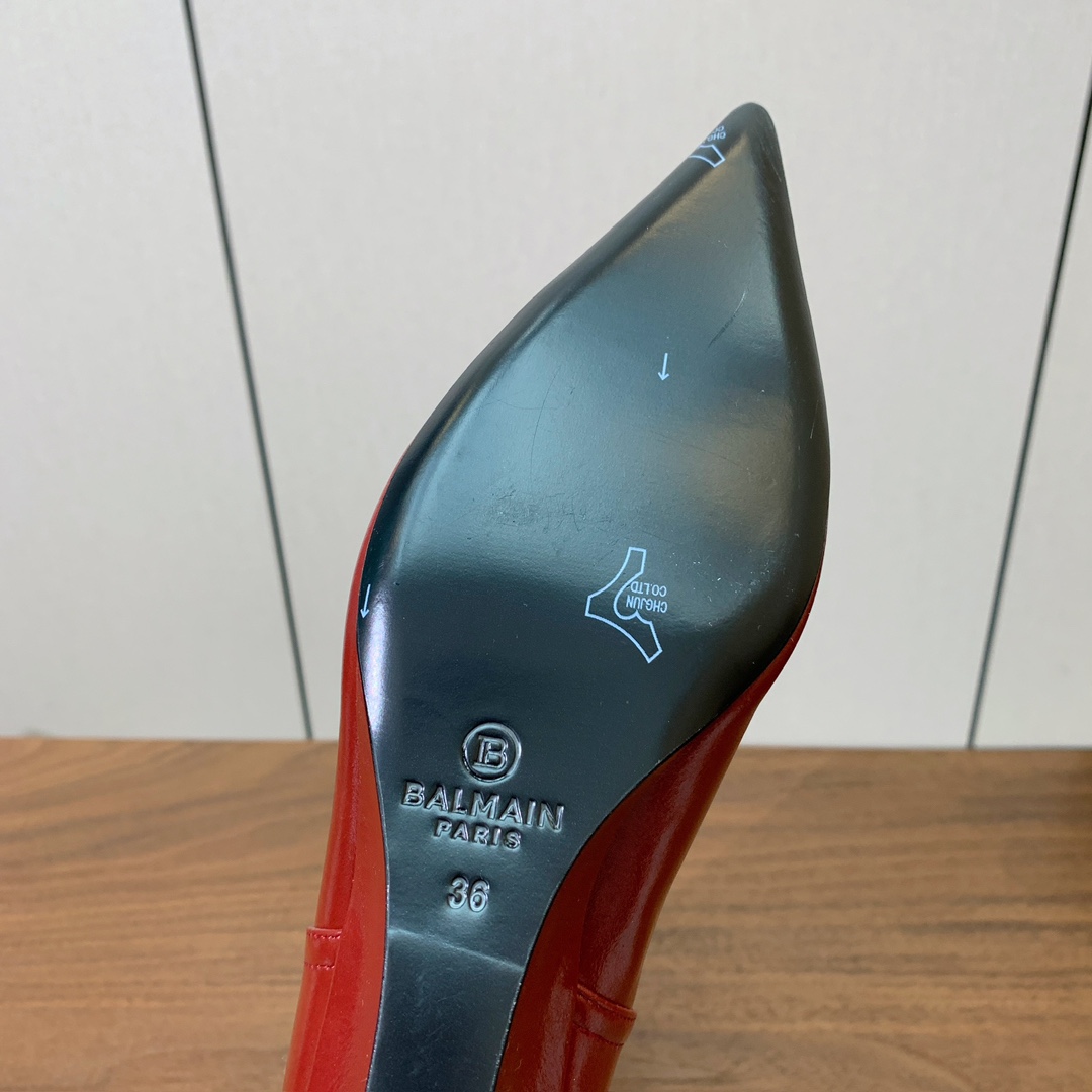 【Bal*ain】防水台堆堆短靴。愈发別致出众，无敌气场、无敌好看。材质：进口牛皮、牛皮内里及垫脚。意大