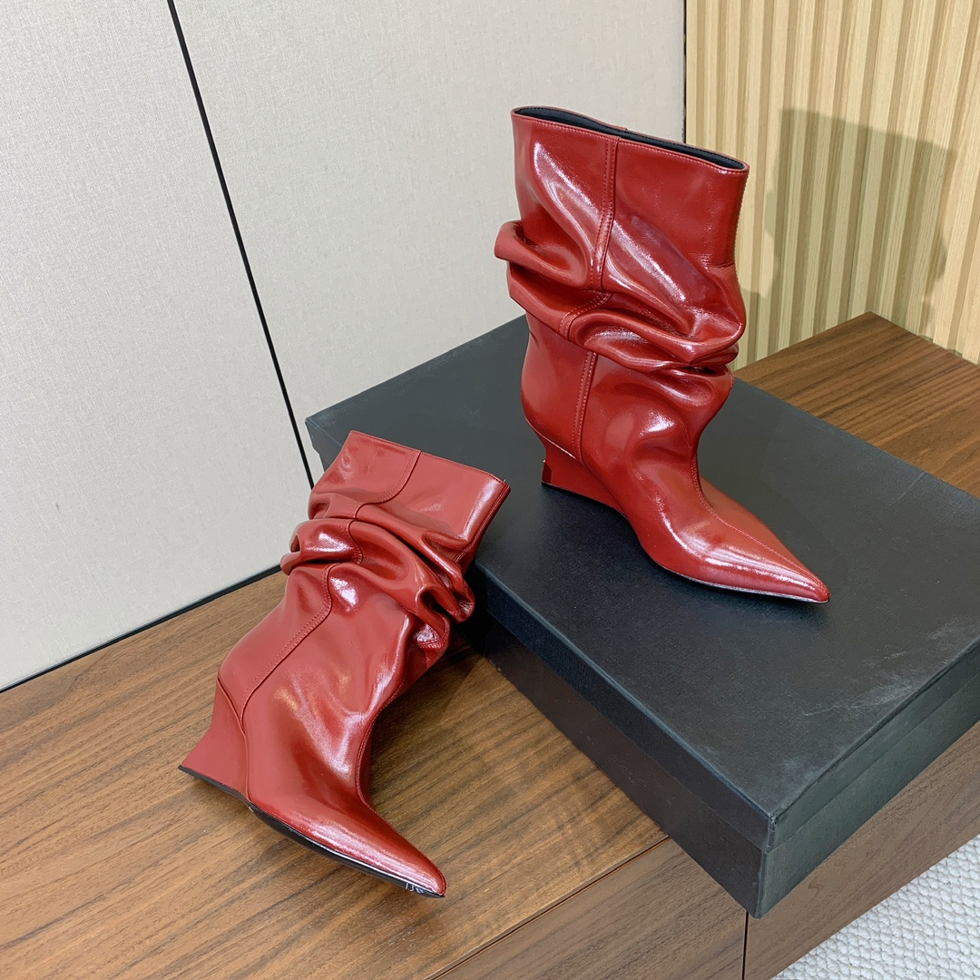 【Bal*ain】防水台堆堆短靴。愈发別致出众，无敌气场、无敌好看。材质：进口牛皮、牛皮内里及垫脚。意大