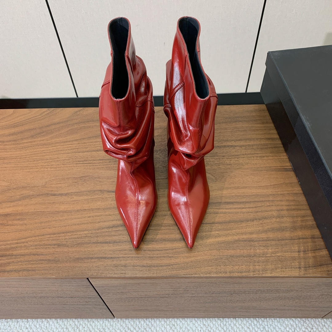 【Bal*ain】防水台堆堆短靴。愈发別致出众，无敌气场、无敌好看。材质：进口牛皮、牛皮内里及垫脚。意大