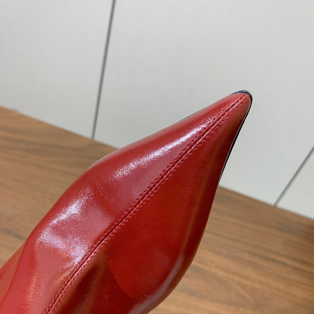 【Bal*ain】防水台堆堆短靴。愈发別致出众，无敌气场、无敌好看。材质：进口牛皮、牛皮内里及垫脚。意大