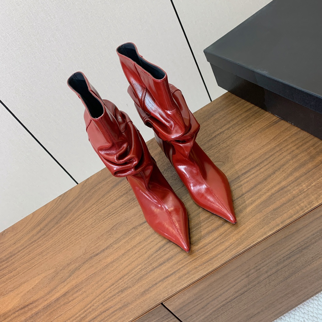 【Bal*ain】防水台堆堆短靴。愈发別致出众，无敌气场、无敌好看。材质：进口牛皮、牛皮内里及垫脚。意大