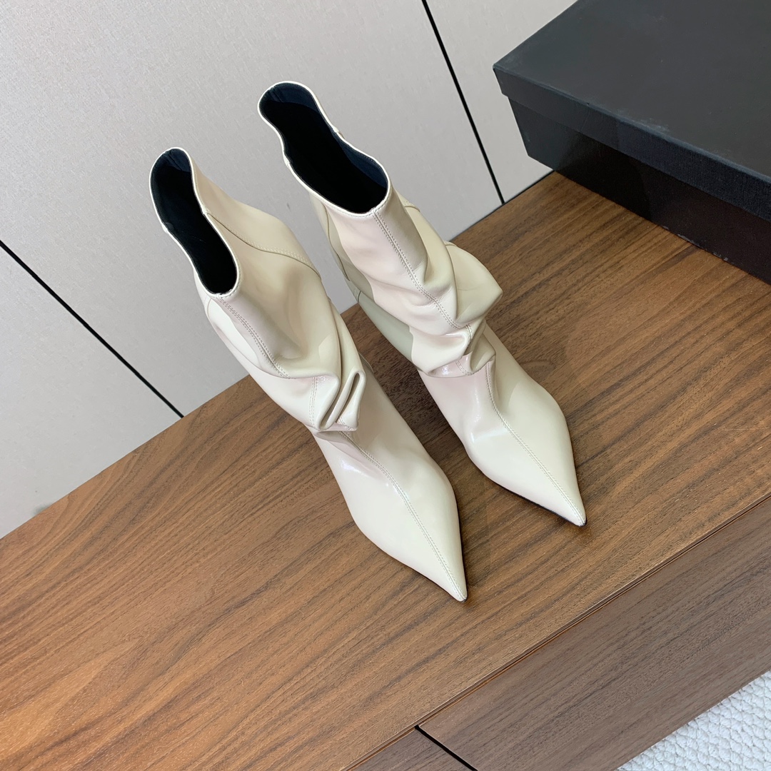 【Bal*ain】防水台堆堆短靴。愈发別致出众，无敌气场、无敌好看。材质：进口牛皮、牛皮内里及垫脚。意大