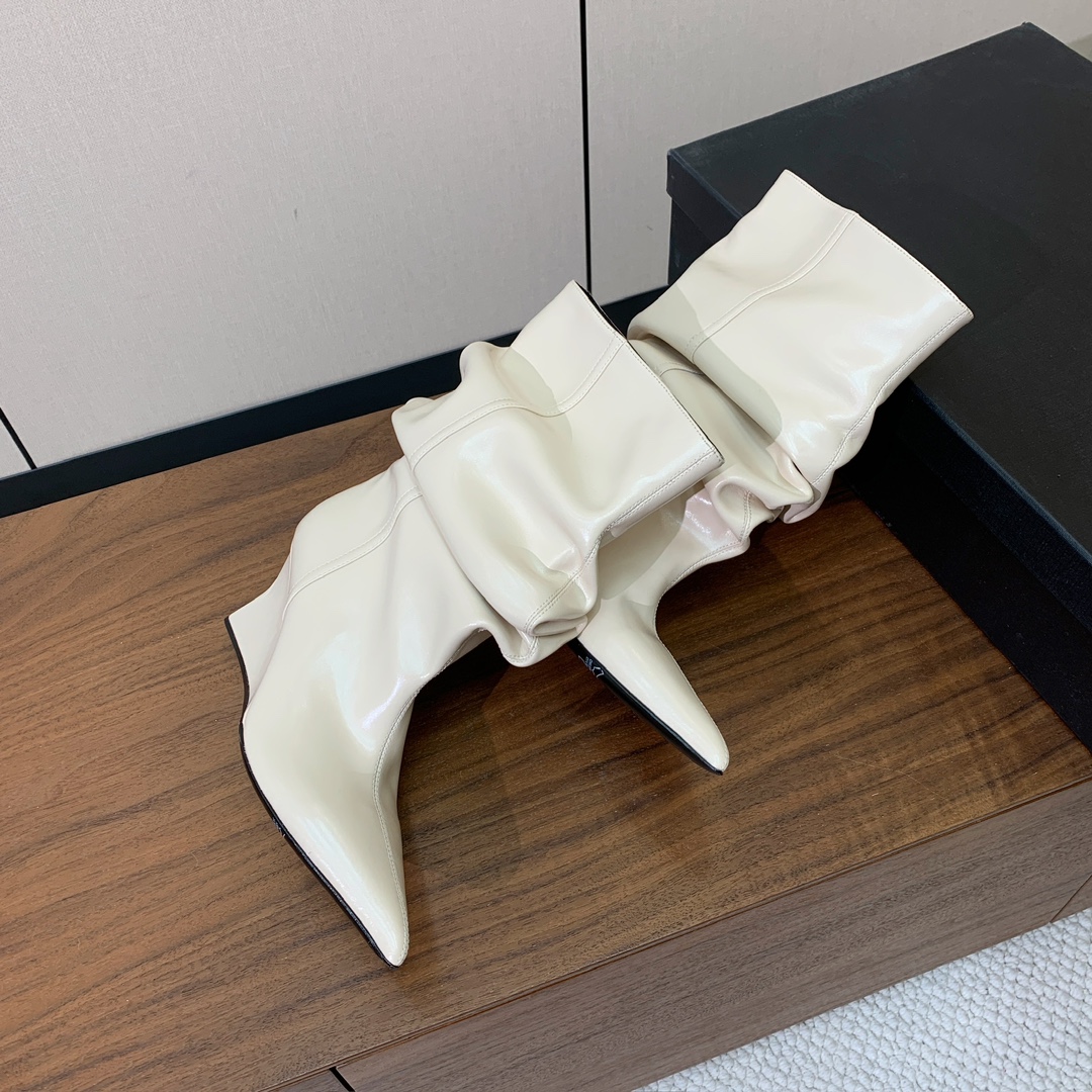 【Bal*ain】防水台堆堆短靴。愈发別致出众，无敌气场、无敌好看。材质：进口牛皮、牛皮内里及垫脚。意大