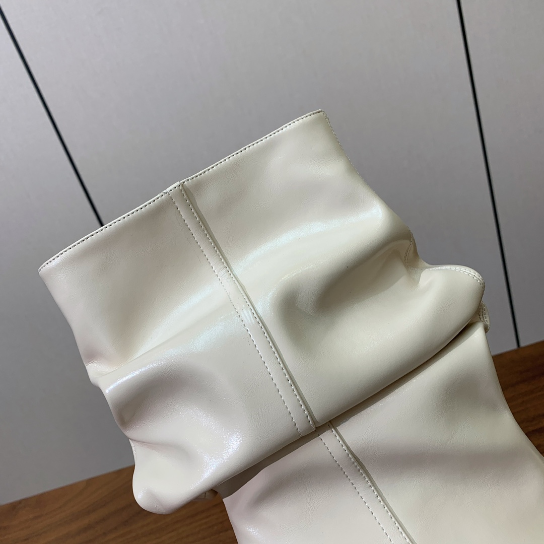 【Bal*ain】防水台堆堆短靴。愈发別致出众，无敌气场、无敌好看。材质：进口牛皮、牛皮内里及垫脚。意大