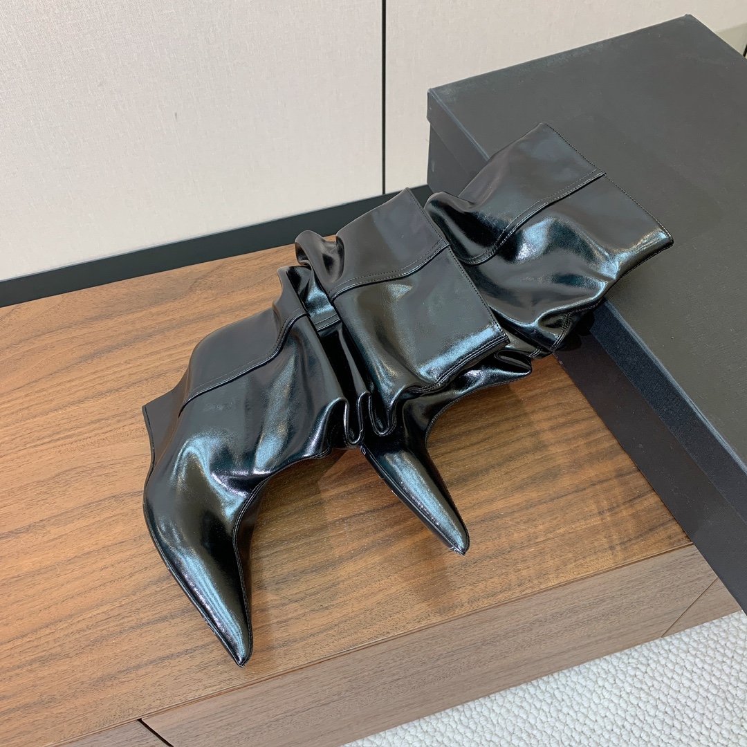 【Bal*ain】防水台堆堆短靴。愈发別致出众，无敌气场、无敌好看。材质：进口牛皮、牛皮内里及垫脚。意大