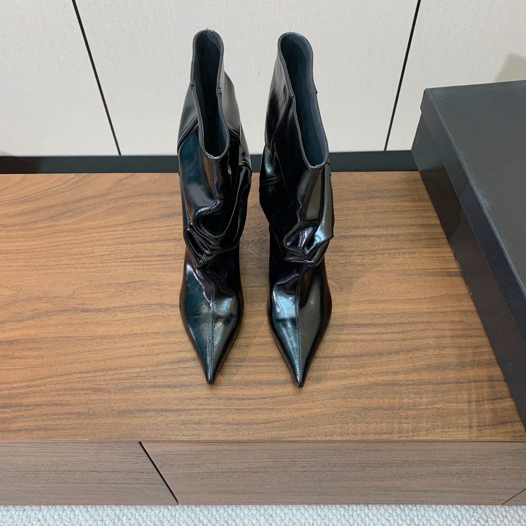 【Bal*ain】防水台堆堆短靴。愈发別致出众，无敌气场、无敌好看。材质：进口牛皮、牛皮内里及垫脚。意大