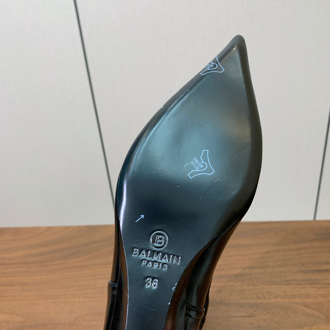 【Bal*ain】防水台堆堆短靴。愈发別致出众，无敌气场、无敌好看。材质：进口牛皮、牛皮内里及垫脚。意大