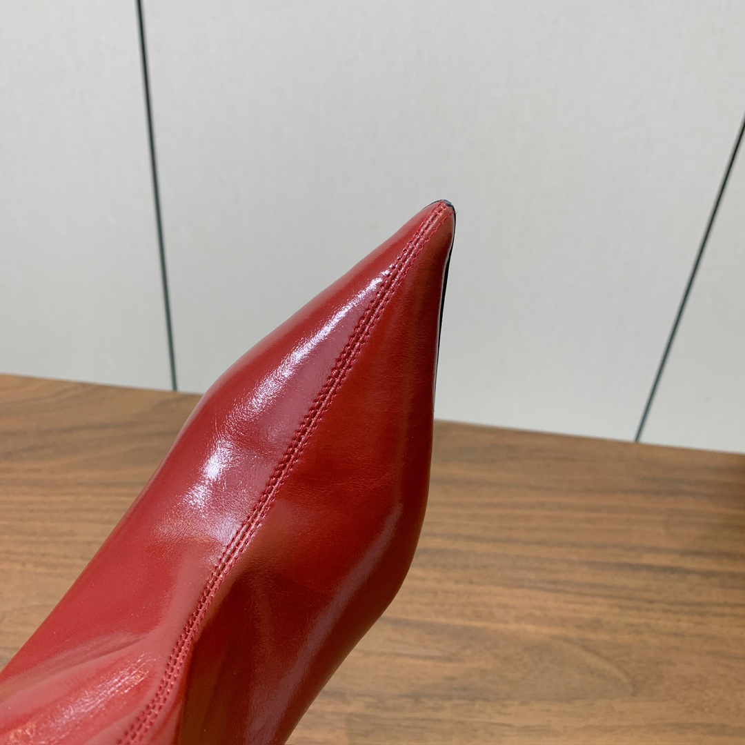 【Bal*ain】防水台堆堆长靴。愈发別致出众，无敌气场、无敌好看。材质：进口牛皮、牛皮内里及垫脚。意大