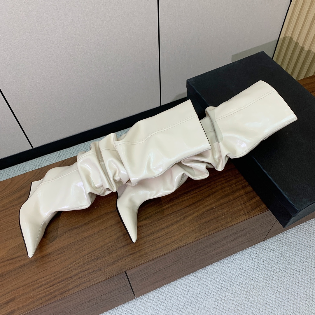 【Bal*ain】防水台堆堆长靴。愈发別致出众，无敌气场、无敌好看。材质：进口牛皮、牛皮内里及垫脚。意大