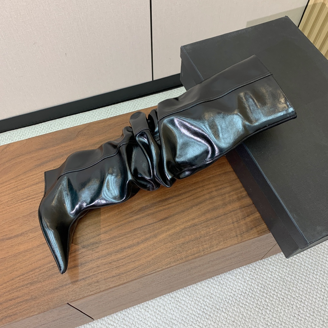 【Bal*ain】防水台堆堆长靴。愈发別致出众，无敌气场、无敌好看。材质：进口牛皮、牛皮内里及垫脚。意大