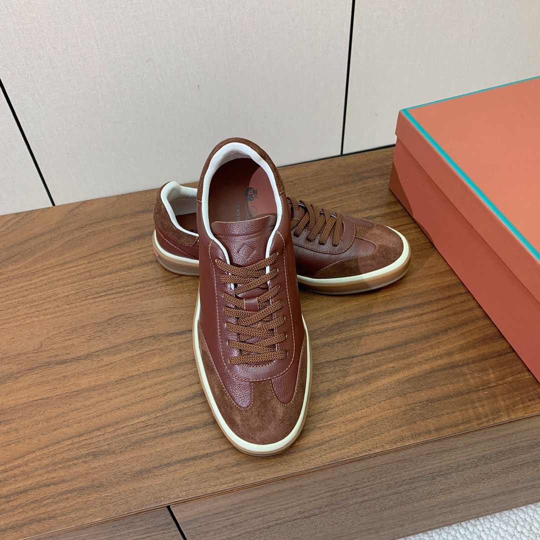 【Loro Piana】皮面德训鞋。简约时尚，鞋面采用牛皮➕牛反绒，羊皮内里及垫脚。进口耐磨橡胶成型底。