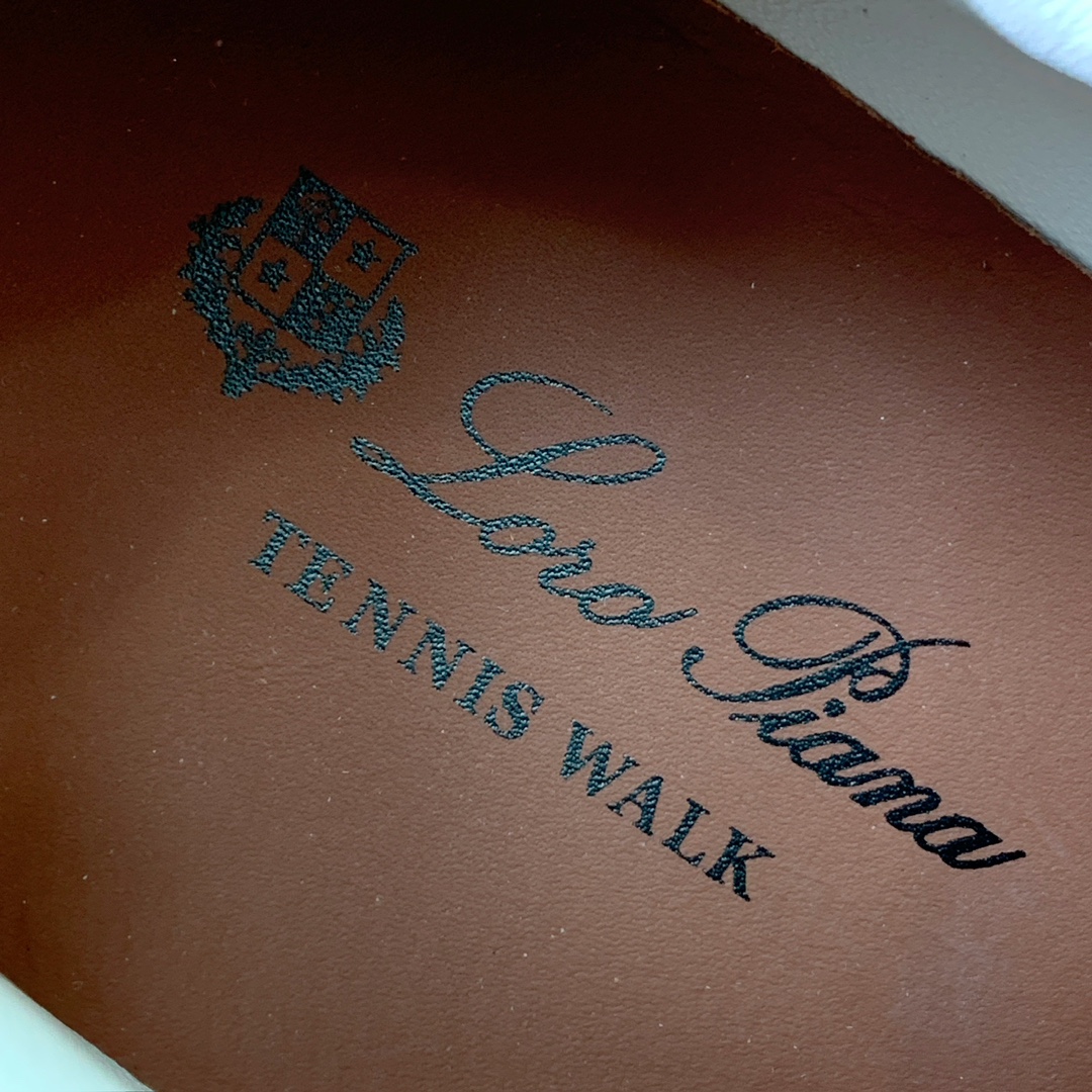 【Loro Piana】皮面德训鞋。简约时尚，鞋面采用牛皮➕牛反绒，羊皮内里及垫脚。进口耐磨橡胶成型底。