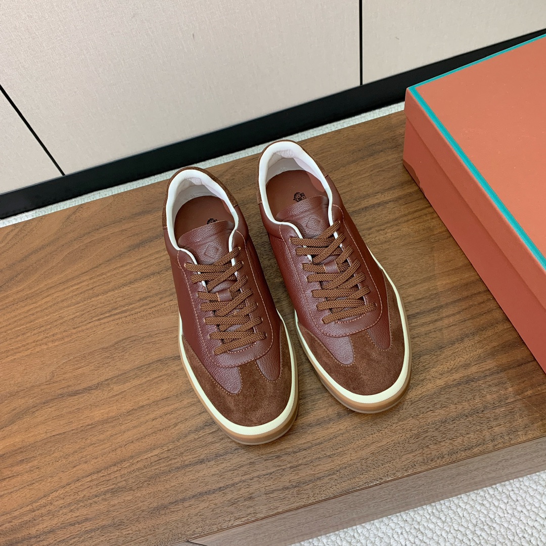 【Loro Piana】皮面德训鞋。简约时尚，鞋面采用牛皮➕牛反绒，羊皮内里及垫脚。进口耐磨橡胶成型底。