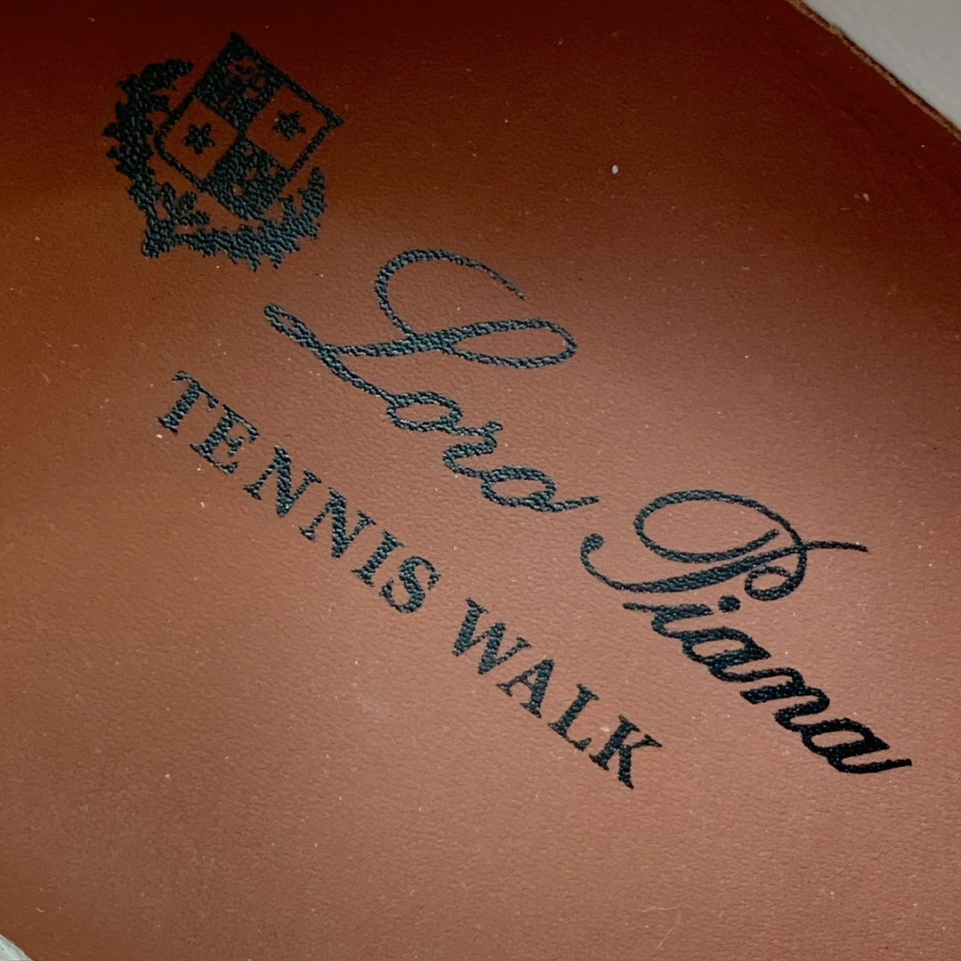 【Loro Piana】皮面德训鞋。简约时尚，鞋面采用牛皮➕牛反绒，羊皮内里及垫脚。进口耐磨橡胶成型底。