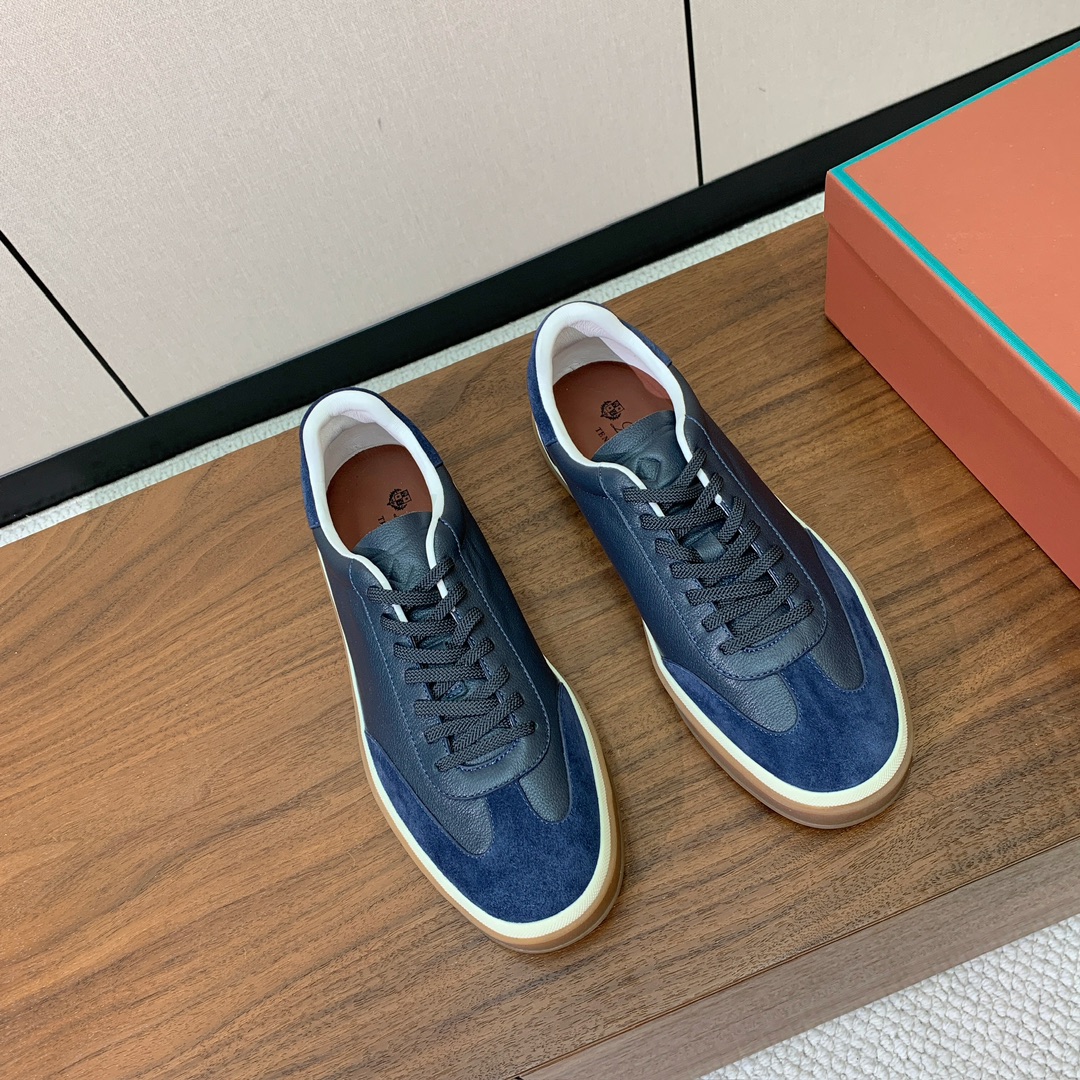 【Loro Piana】皮面德训鞋。简约时尚，鞋面采用牛皮➕牛反绒，羊皮内里及垫脚。进口耐磨橡胶成型底。