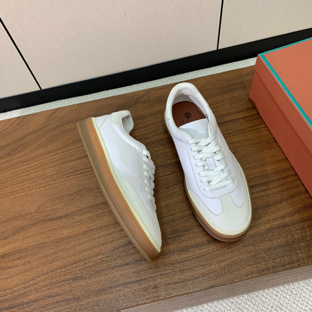 【Loro Piana】皮面德训鞋。简约时尚，鞋面采用牛皮➕牛反绒，羊皮内里及垫脚。进口耐磨橡胶成型底。