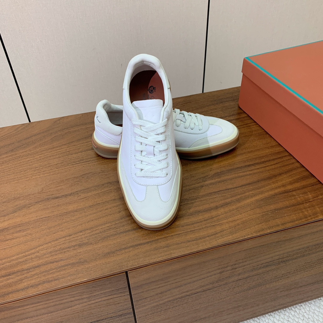 【Loro Piana】皮面德训鞋。简约时尚，鞋面采用牛皮➕牛反绒，羊皮内里及垫脚。进口耐磨橡胶成型底。