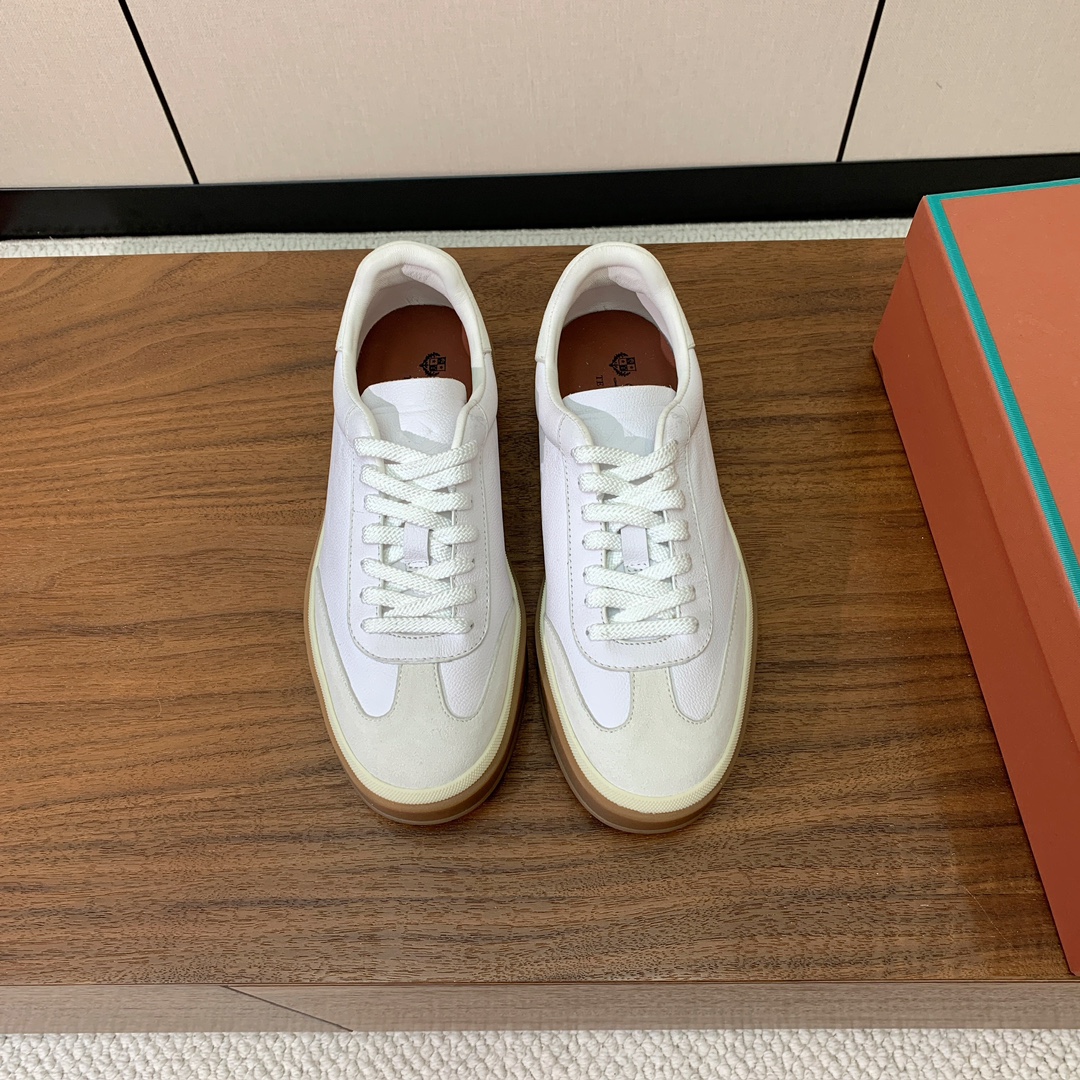 【Loro Piana】皮面德训鞋。简约时尚，鞋面采用牛皮➕牛反绒，羊皮内里及垫脚。进口耐磨橡胶成型底。