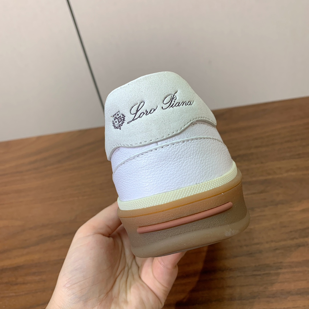 【Loro Piana】皮面德训鞋。简约时尚，鞋面采用牛皮➕牛反绒，羊皮内里及垫脚。进口耐磨橡胶成型底。