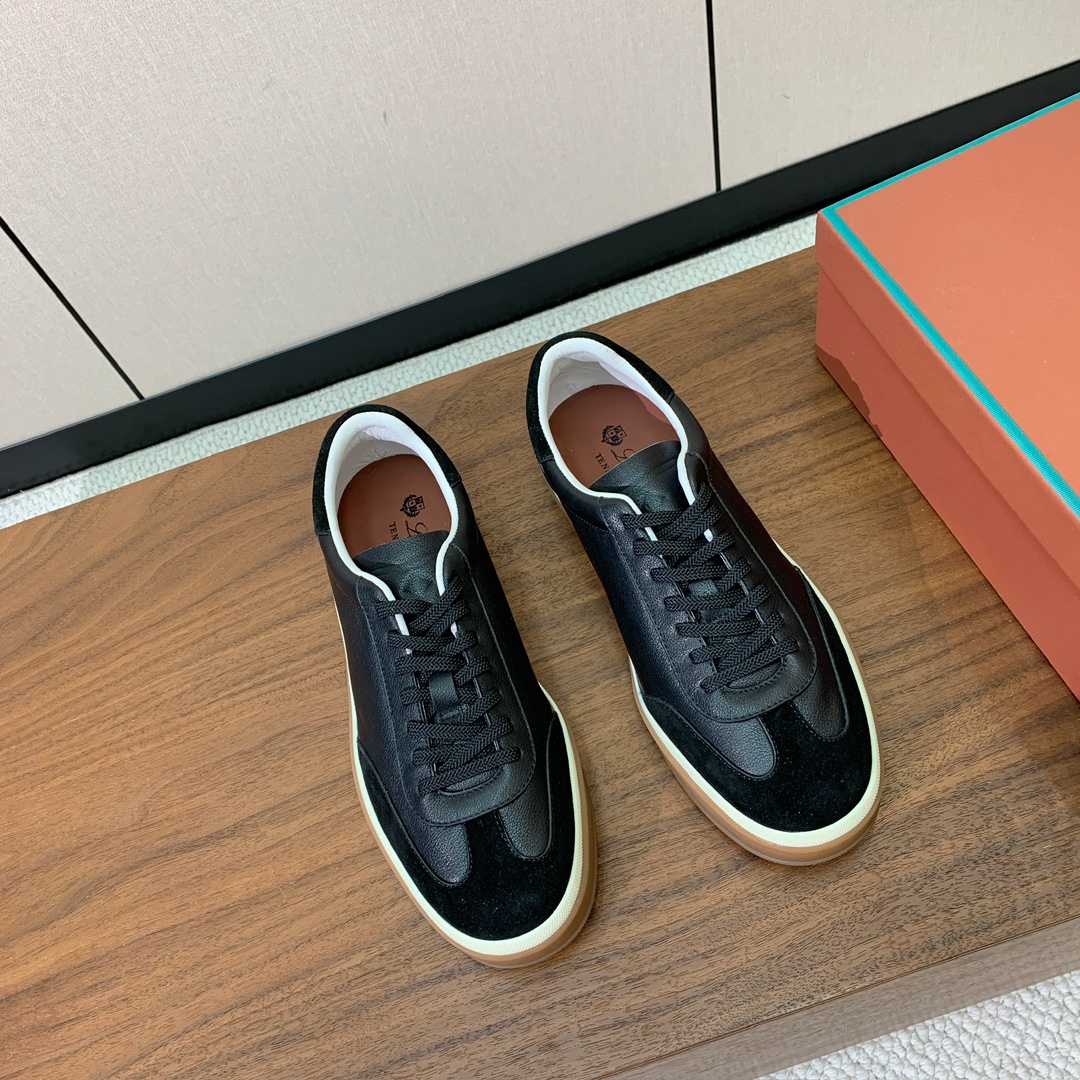 【Loro Piana】皮面德训鞋。简约时尚，鞋面采用牛皮➕牛反绒，羊皮内里及垫脚。进口耐磨橡胶成型底。