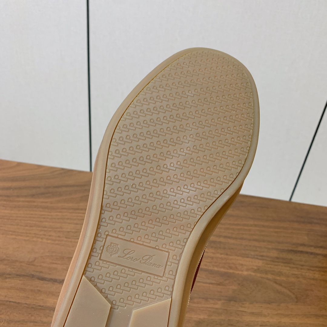 【Loro Piana】情侣款毛里德训鞋。简约时尚，鞋面采用牛皮➕牛反绒，羊毛内里。进口耐磨橡胶成型底。