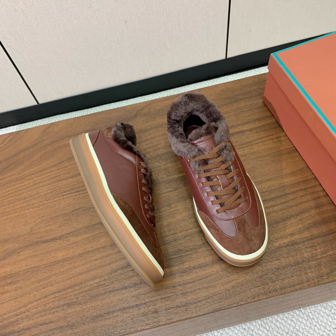 【Loro Piana】情侣款毛里德训鞋。简约时尚，鞋面采用牛皮➕牛反绒，羊毛内里。进口耐磨橡胶成型底。
