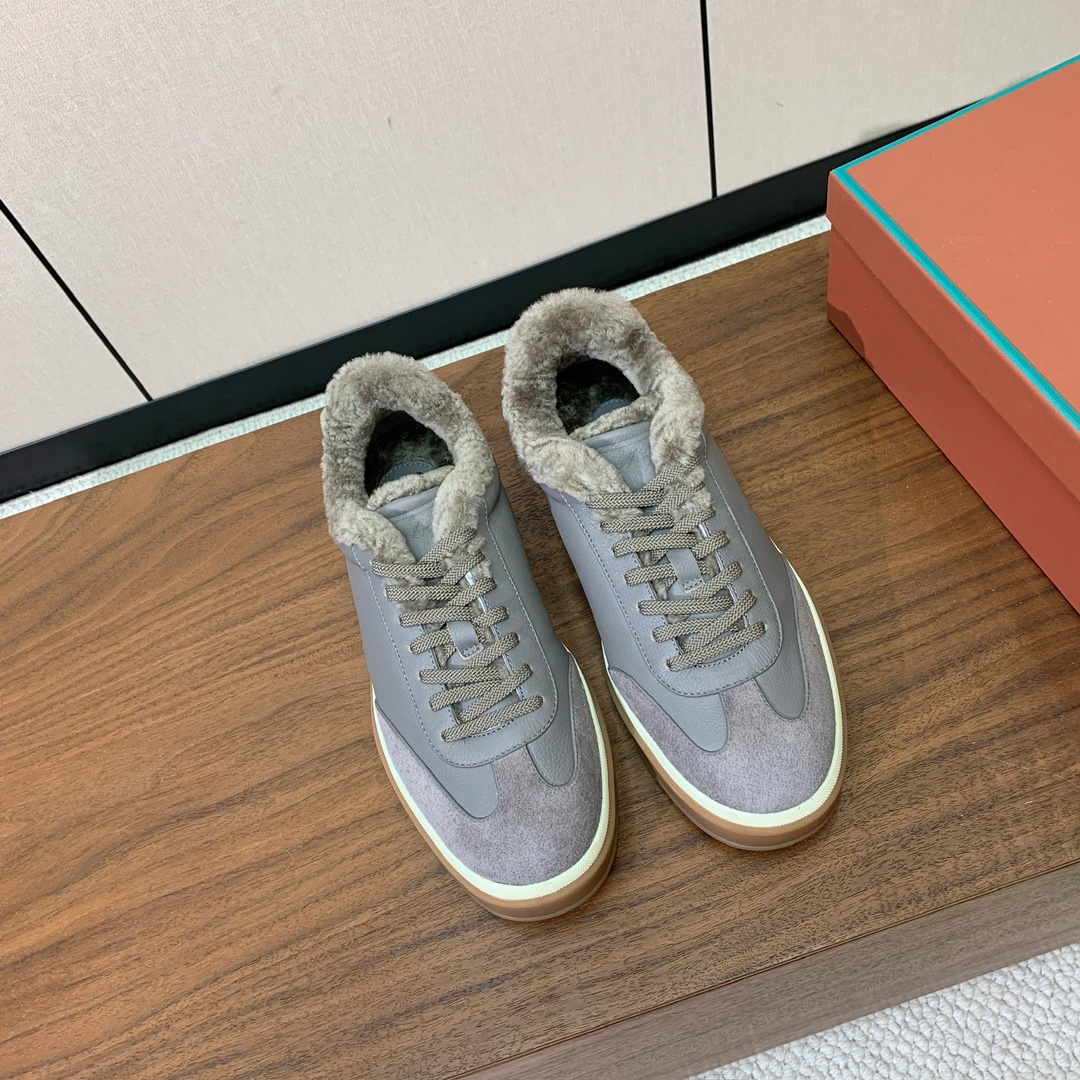 【Loro Piana】情侣款毛里德训鞋。简约时尚，鞋面采用牛皮➕牛反绒，羊毛内里。进口耐磨橡胶成型底。