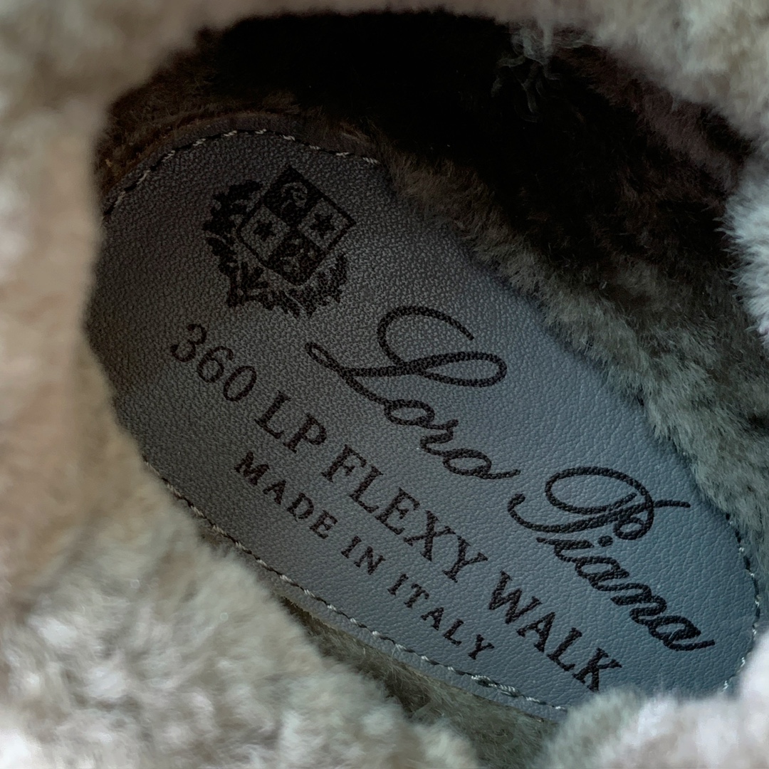 【Loro Piana】情侣款毛里德训鞋。简约时尚，鞋面采用牛皮➕牛反绒，羊毛内里。进口耐磨橡胶成型底。