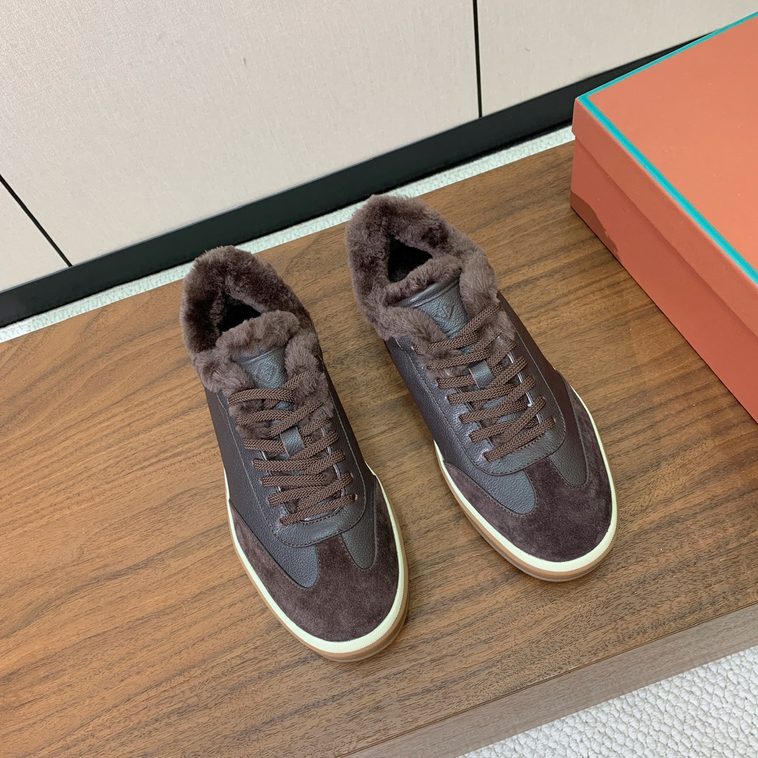 【Loro Piana】情侣款毛里德训鞋。简约时尚，鞋面采用牛皮➕牛反绒，羊毛内里。进口耐磨橡胶成型底。